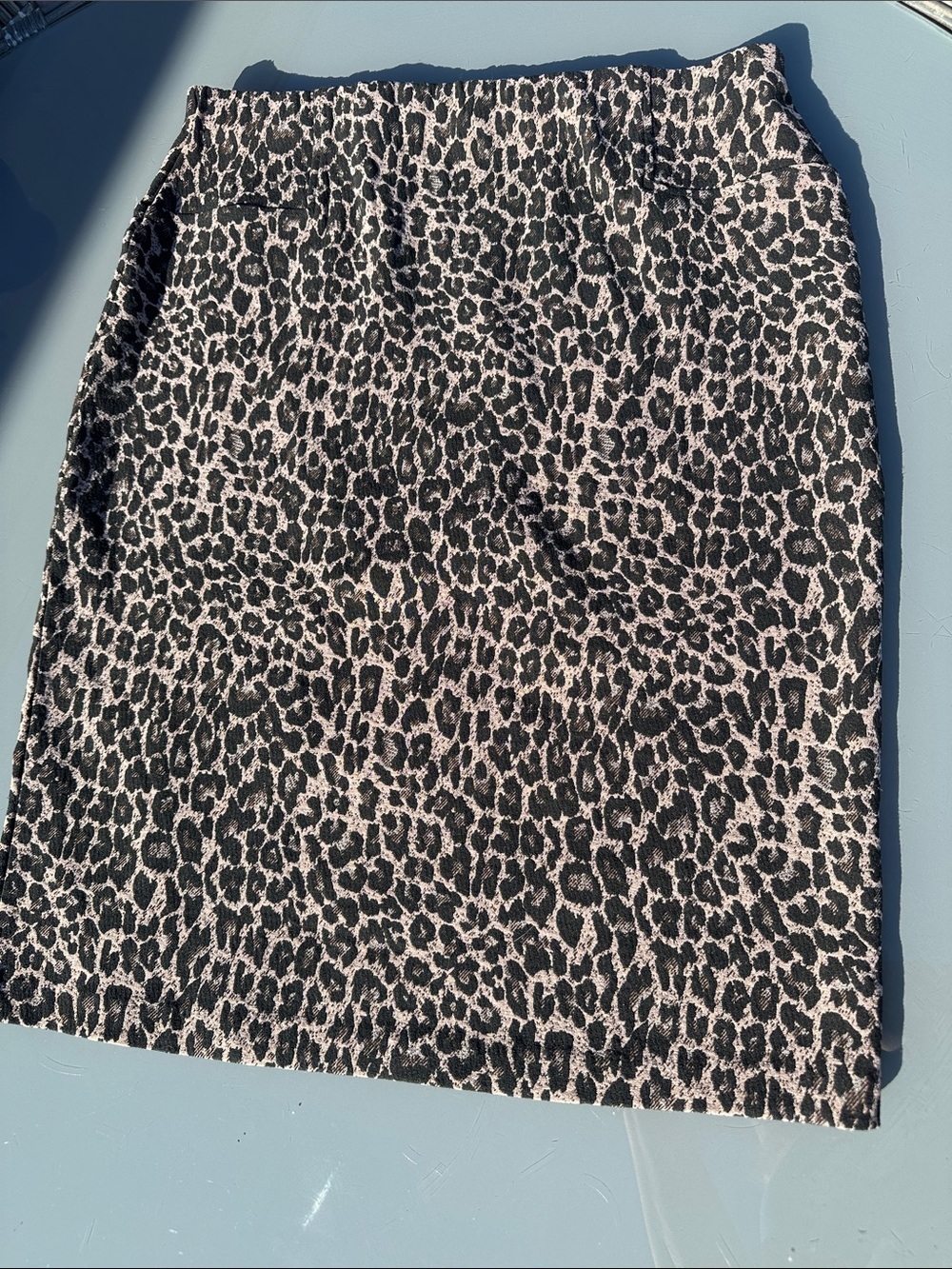 Foil size 8 pull on leopard print skirt EUC